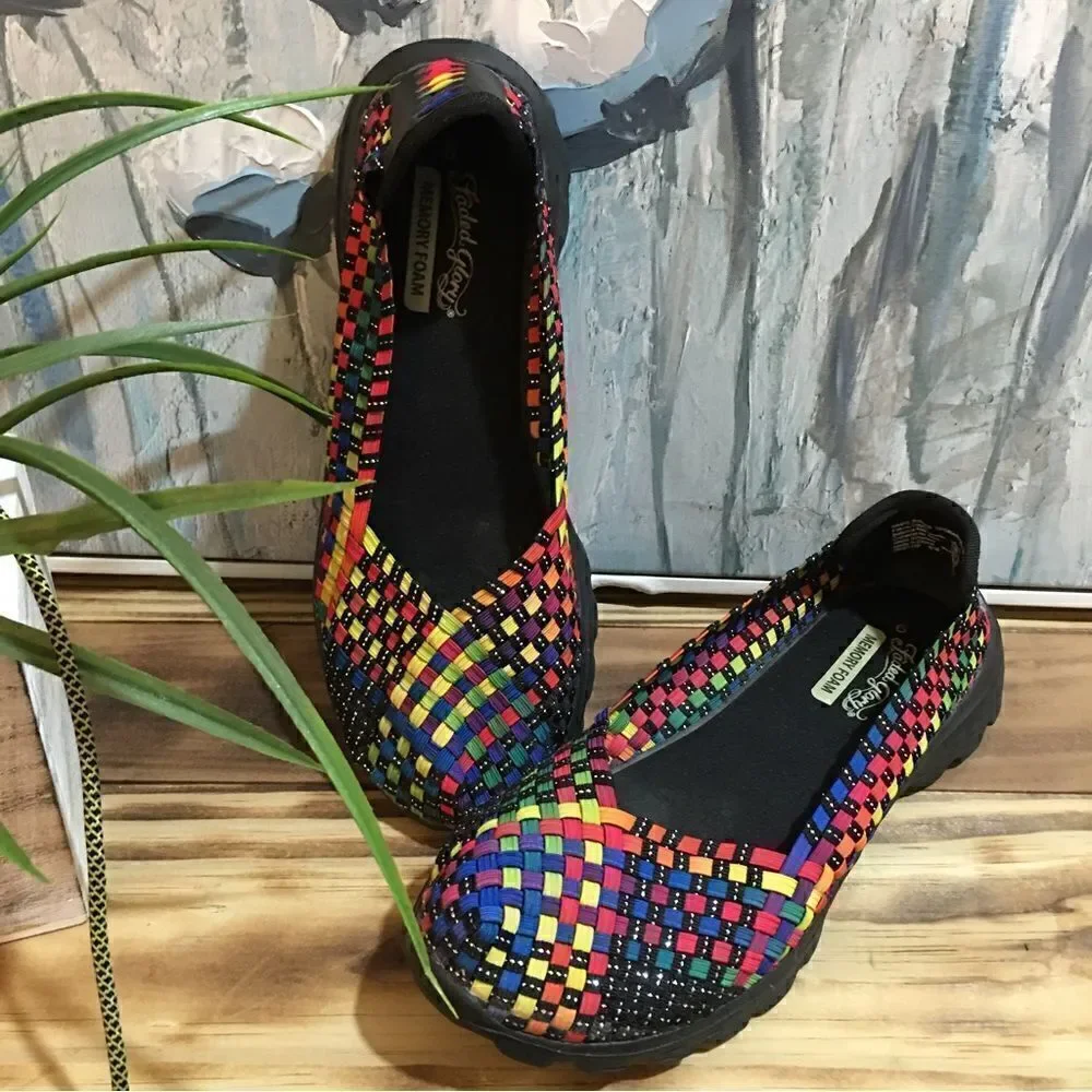Memory Foam‎ Sneaker Flats design to fit all foot types